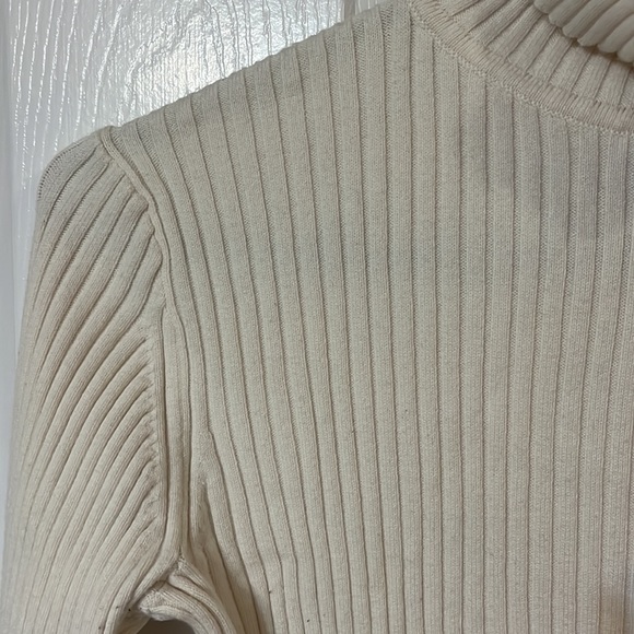 Gap maternity turtleneck ribbed sweater size small - Picture 3 of 5
